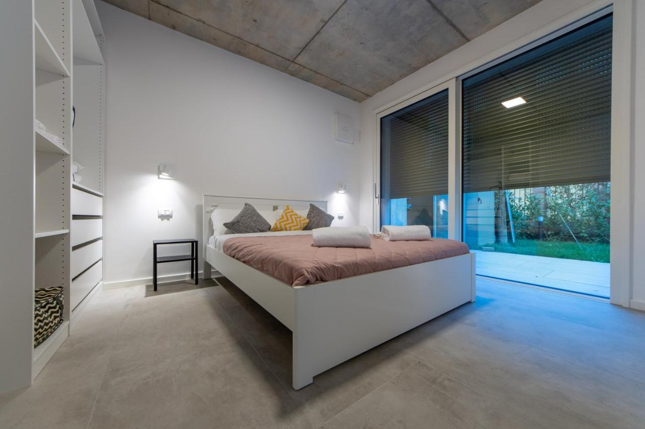 Housmart Toscana 53 Black Bologna Buitenkant foto