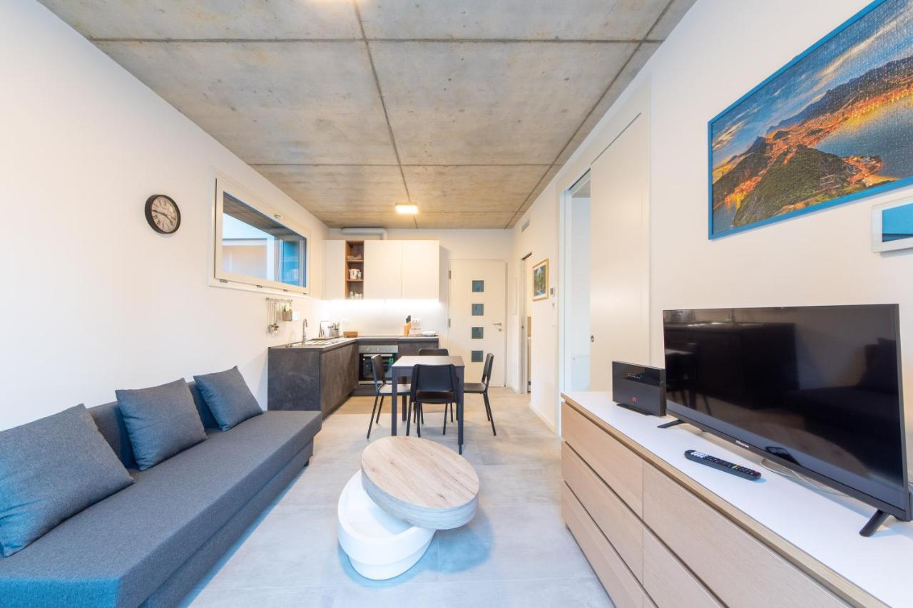 Housmart Toscana 53 Black Bologna Buitenkant foto