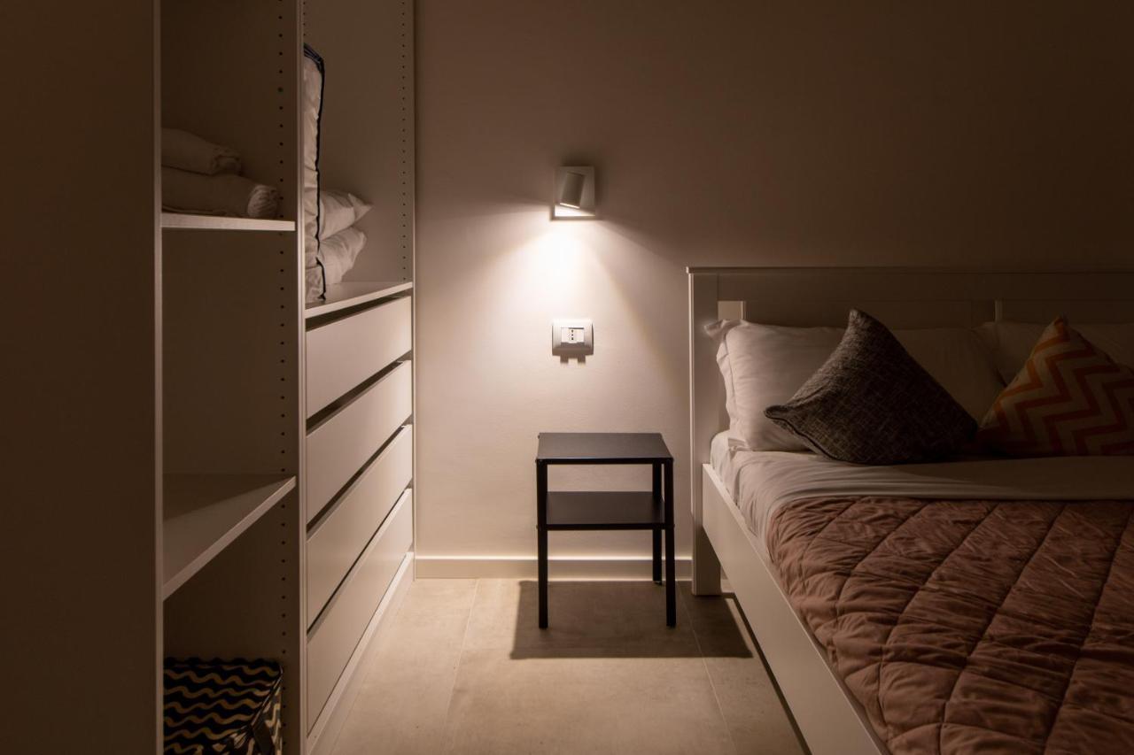 Housmart Toscana 53 Black Bologna Buitenkant foto