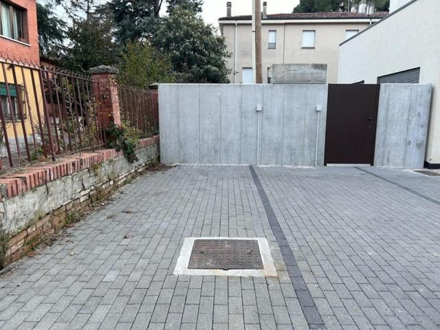 Housmart Toscana 53 Black Bologna Buitenkant foto